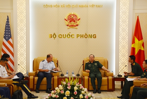 Việt Nam và Hoa Kỳ đẩy mạnh hợp tác tìm kiếm cứu nạn